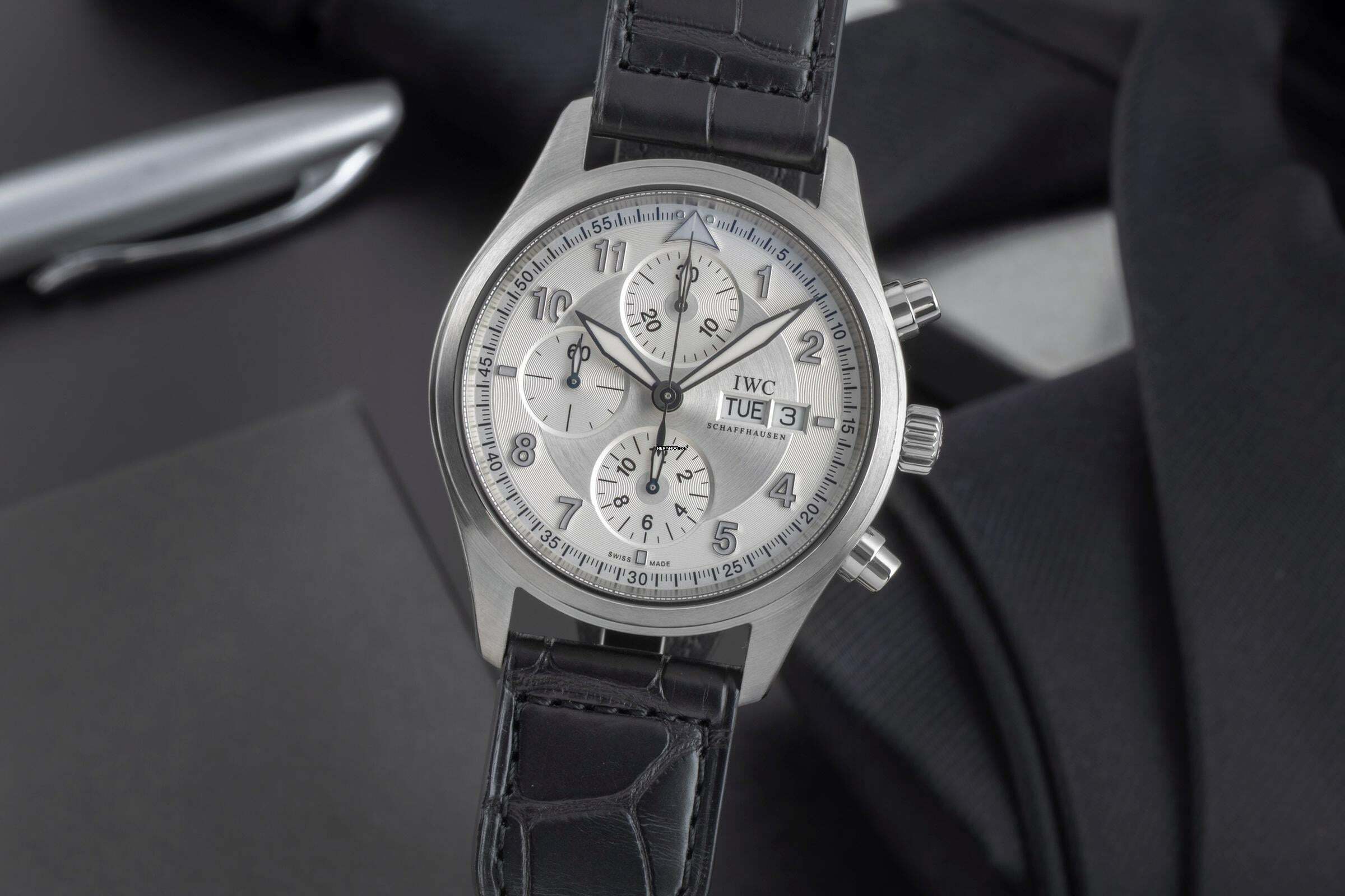  IWC Fliegeruhr Spitfire Chronograph Schaffhausen Fliegeruhr Chronograph Automatik Stahl IW371702 VP 8300  B&P 