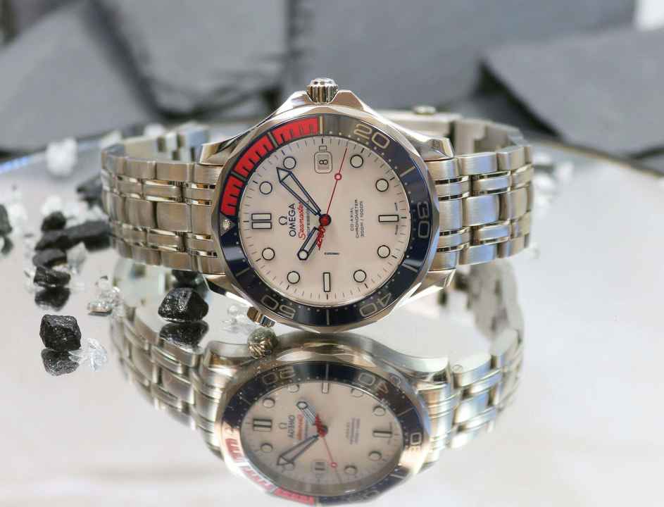  Omega Seamaster Diver 300 M Commander's Watch 007 James Bond Limited Edition 