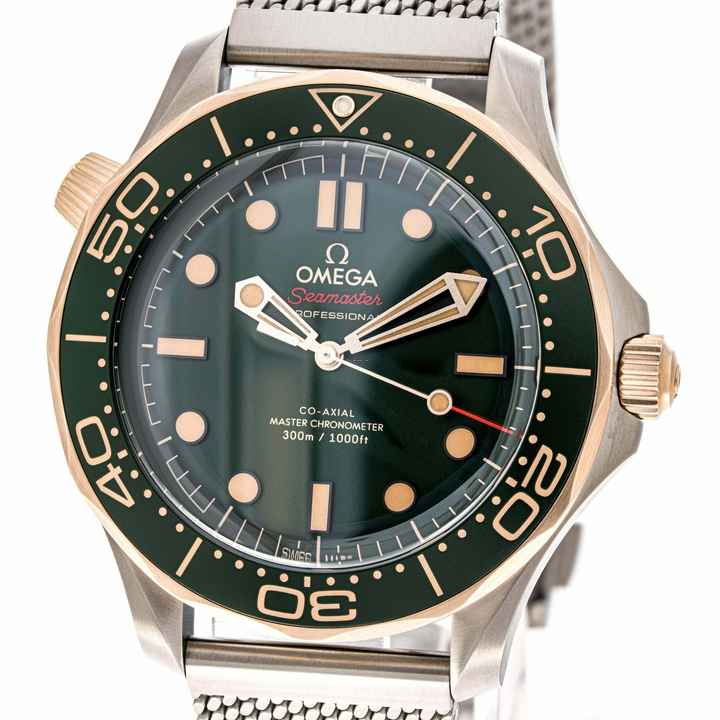  Omega Seamaster Diver 300 M Bronze On Titan – 210.90.42.20.10.001 – NEW – 08/2025 Full Set 