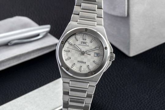  IWC Ingenieur Automatic 40 Silver Dial Stahl Automatik Herrenuhr Ref. IW328902 B&P 2024 