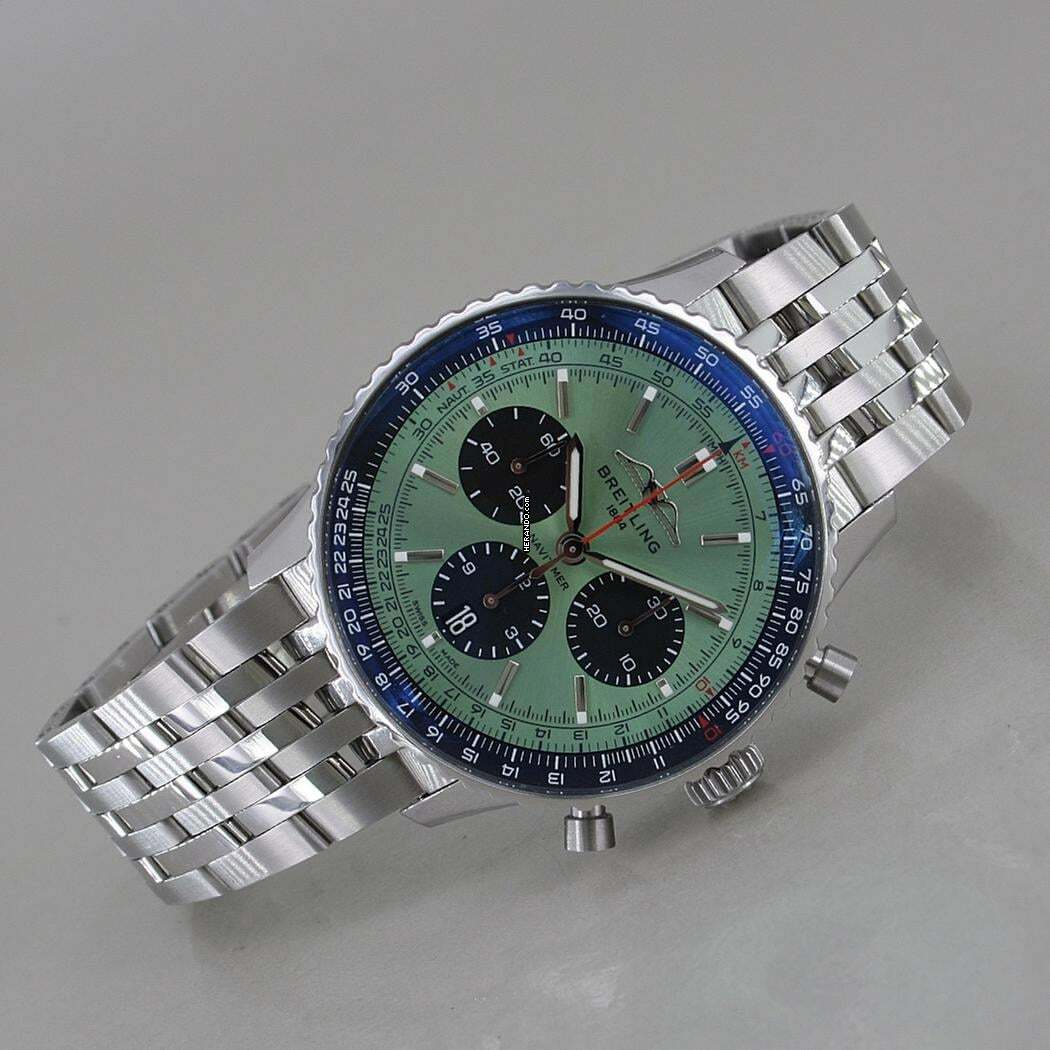  Breitling Navitimer 1 B01 Chronograph 43 Automatik Chronometer grünes Zifferblatt Full Set ungetragen 