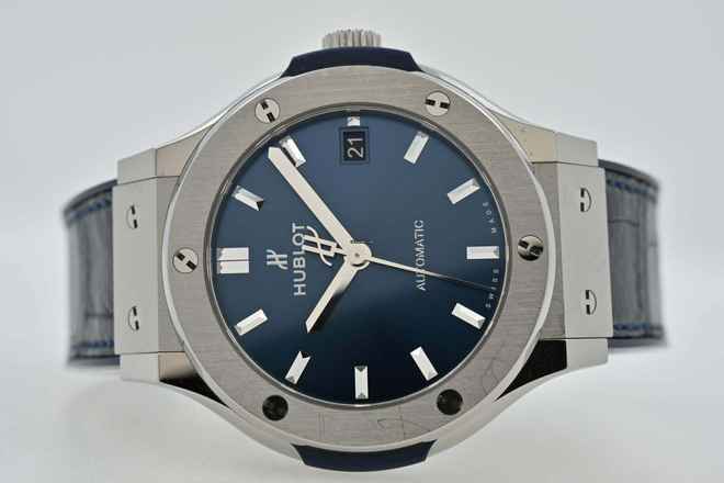  Hublot Classic Fusion Blue Automatic Titanium 565.NX.7170.LR 