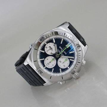 Breitling Chronomat 42 B01 42 NFL Seattle Seahawks Ltd. Edition 104 Stück Ø 42 mm ungetragen teilverklebt Full Set