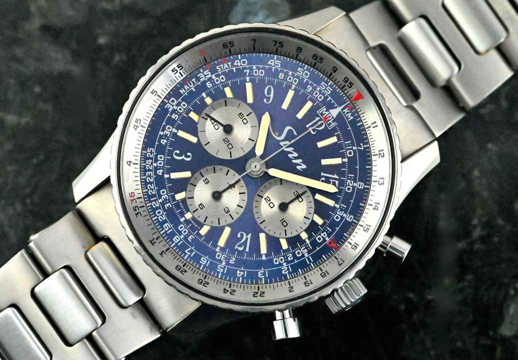  Sinn 903 rare Vintage Navigation Chronograph | blue & purple dial | Titanium 