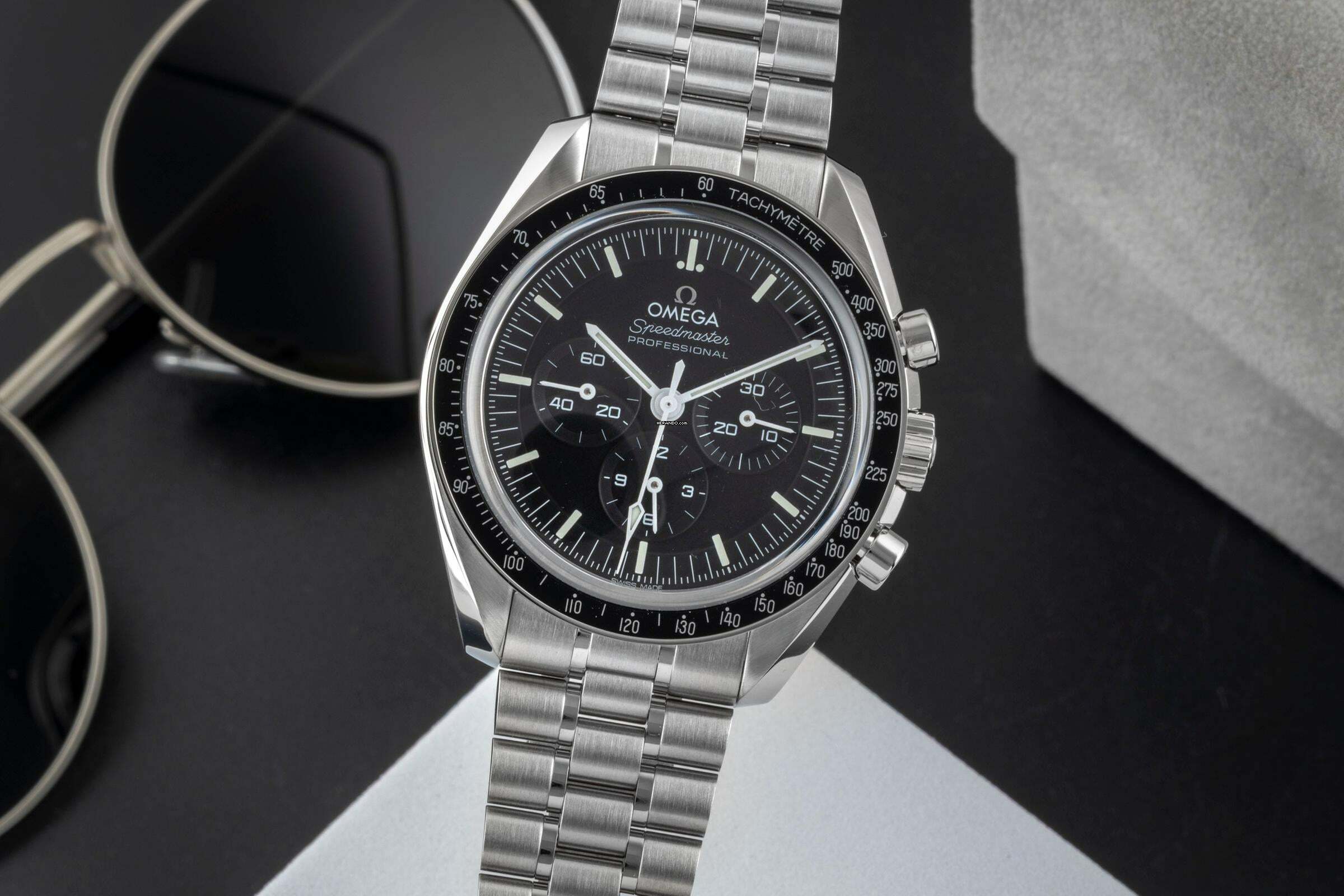  Omega Speedmaster Professional Moonwatch Chronograph Ref. 310.30.42.50.01.002 B&P 2025 