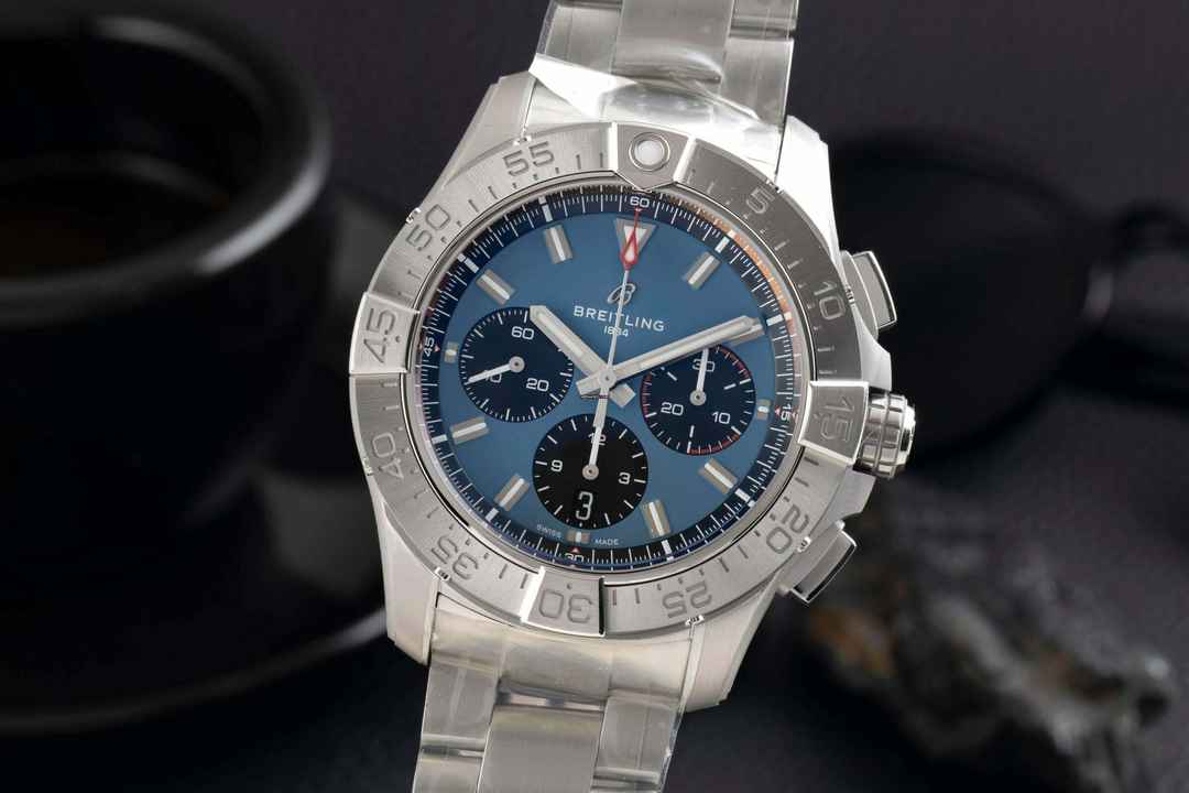  Breitling Avenger B01 Chronograph 44 Edelstahl Ref. AB0147101C1A1 