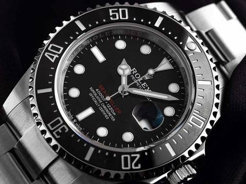  Rolex Sea-Dweller 4000 Red Ref.126600 2021 Full Set wie Neu Sea-Dweller 4000 Red 