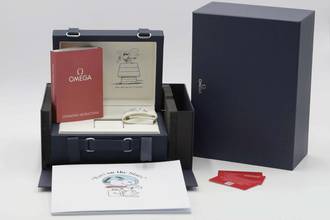 Thumbnail von Omega Speedmaster Professional Moonwatch Silver Snoopy Award 310.32.42.50.02.001 B&P 2024