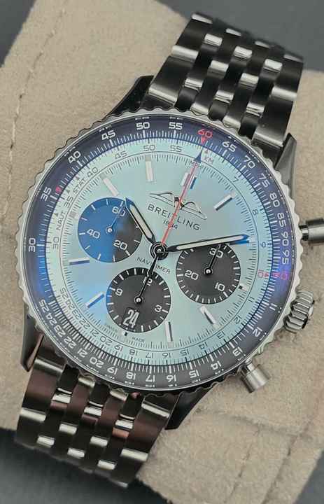  Breitling Navitimer 1 B01 Chronograph 43mm AB0138241C1A1 'Ice Blue' dial Steel bracelet Very Good Full Set 6-2024 (warranty until 2032) 