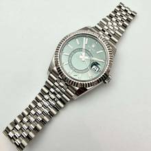 Thumbnail von Rolex Sky-Dweller green Dial LC100 2024