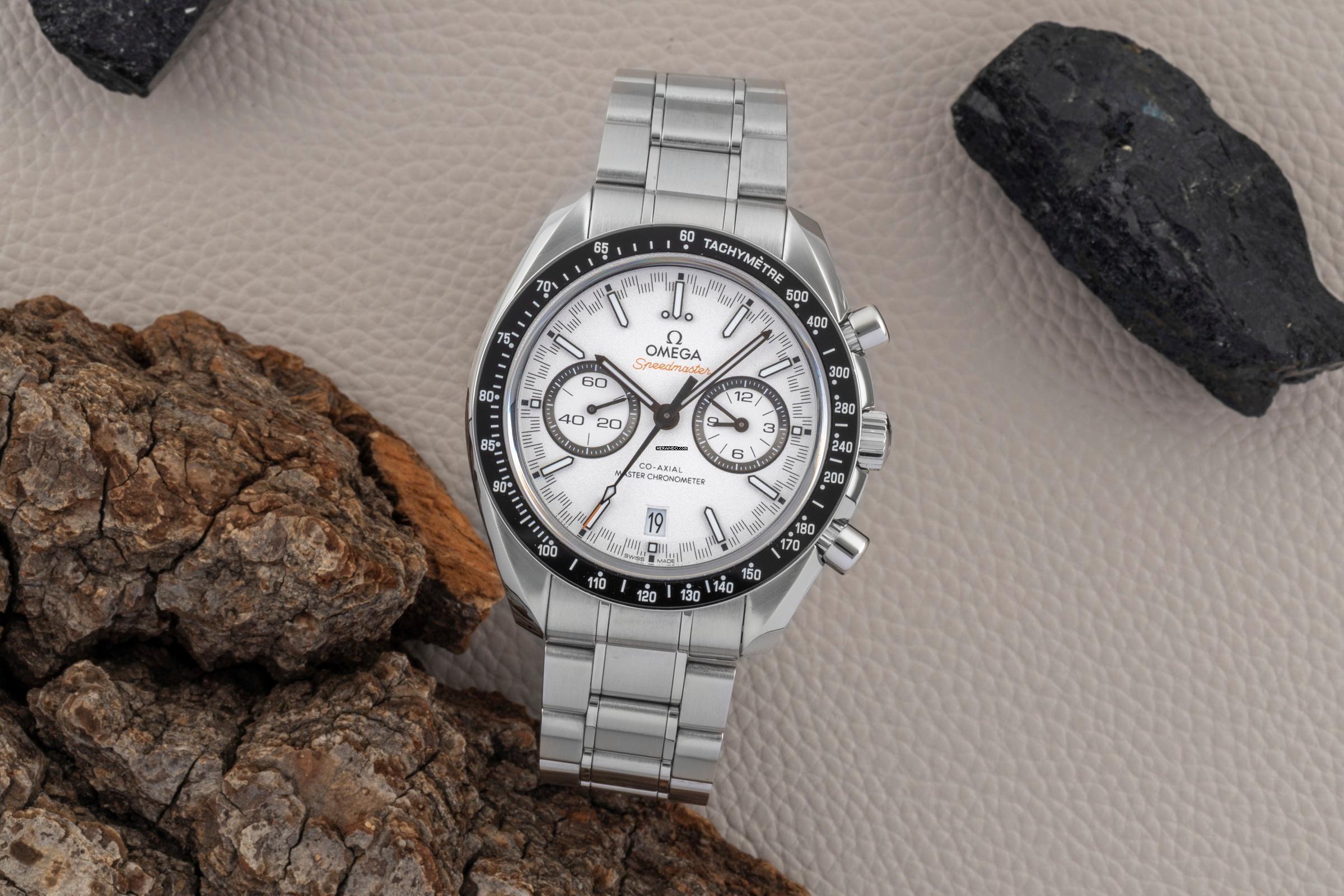 Omega Speedmaster Racing Co-Axial en acier 329.30.44.51.04.001 B&P