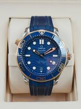 Thumbnail von Omega Seamaster Diver 300 M 42mm 210.22.42.20.03.002 esfera azul Sedna Gold/Acero Muy buen estado Juego completo 11-2023