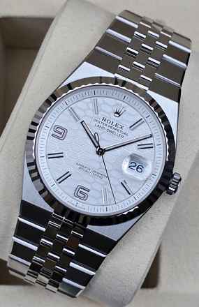 Rolex Land-Dweller 40mm 127334 Oystersteel et or blanc Neuf / État neuf Ensemble complet 3-2026