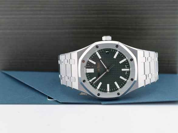 Audemars Piguet Royal Oak с зеленым циферблатом, как новый, полный комплект, 2025