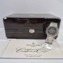 Thumbnail von Patek Philippe Nautilus Travel Time Flyback Chronograph 40,5 мм Полностью