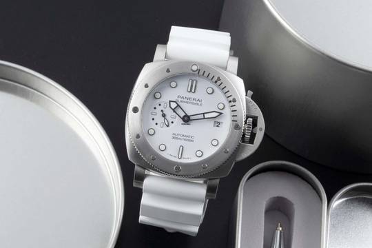  Panerai Submersible Edelstahl Automatik Herrenuhr Ref. PAM01223 B&P 2021 