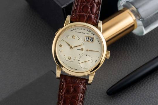 A. Lange & Söhne Lange 1 18k (0,750) Gold Handaufzug Herrenuhr Ref. 101.021