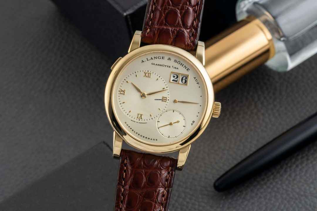 A. Lange & Söhne Lange 1 18k (0,750) Gold Handaufzug Herrenuhr Ref. 101.021