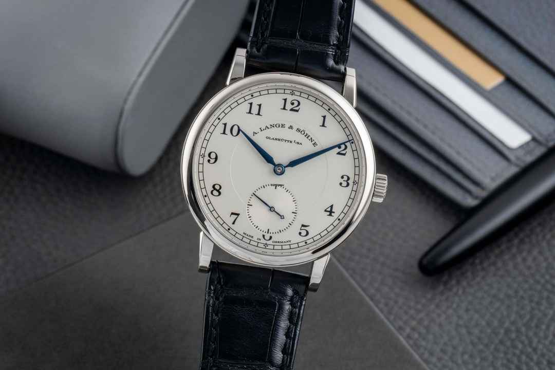 A. Lange & Söhne 1815 18K bílé zlato ruční natažení Ref. 235.026.1815