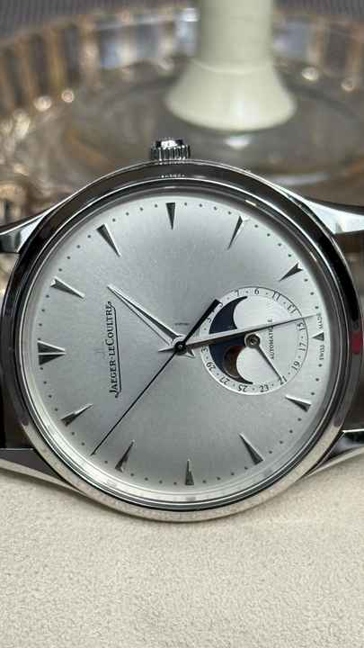 Jaeger-LeCoultre Master Ultra Thin Moon w doskonałym stanie, w tym oryginalne papiery, 39 mm