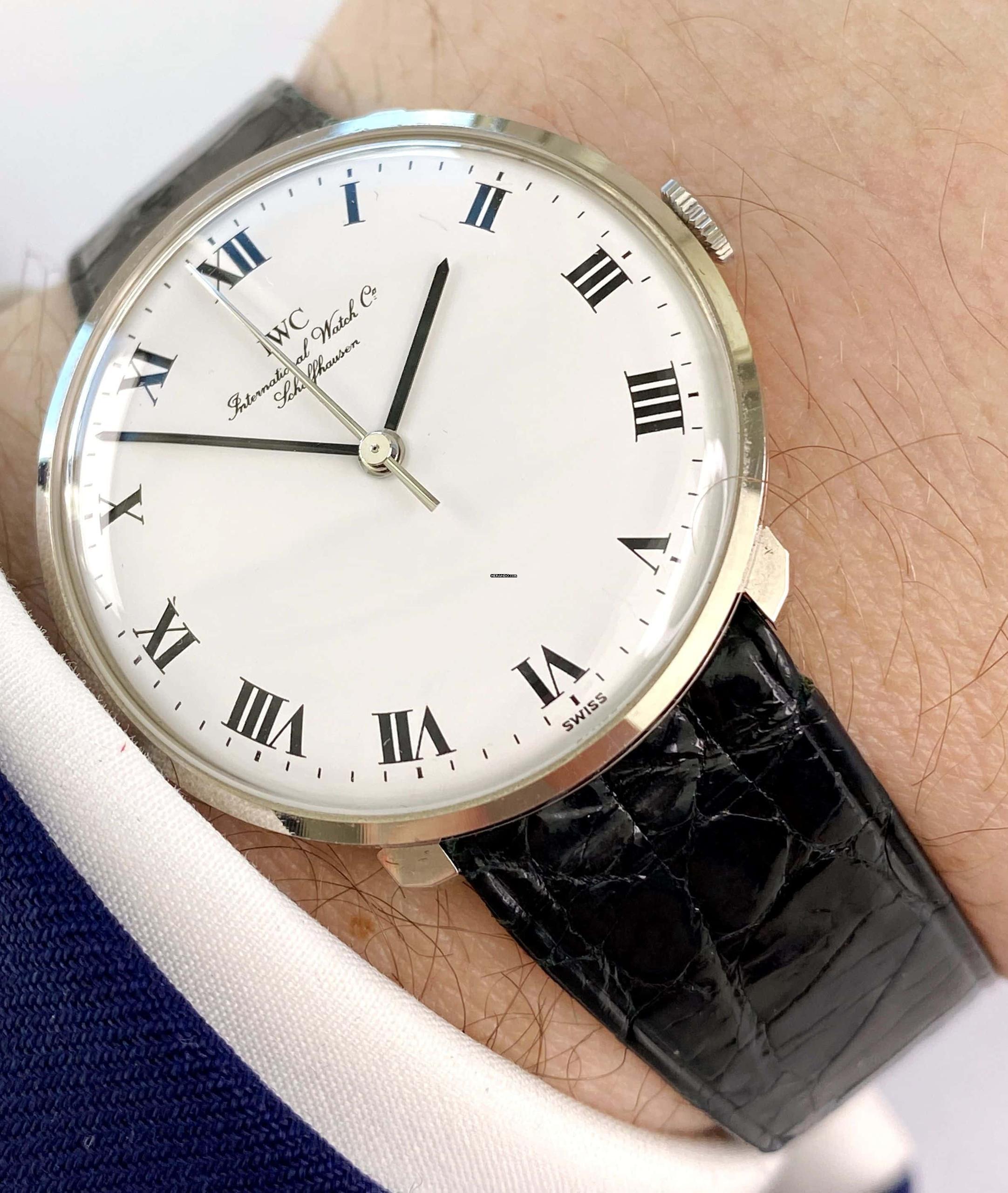 IWC Classic Very Rare Art Deco Solid WHITE GOLD Vintage Handwinding 34mm Roman Dial 2401 2401