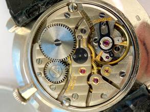 Thumbnail von IWC Classic Very Rare Art Deco Solid WHITE GOLD Vintage Handwinding 34mm Roman Dial 2401 2401