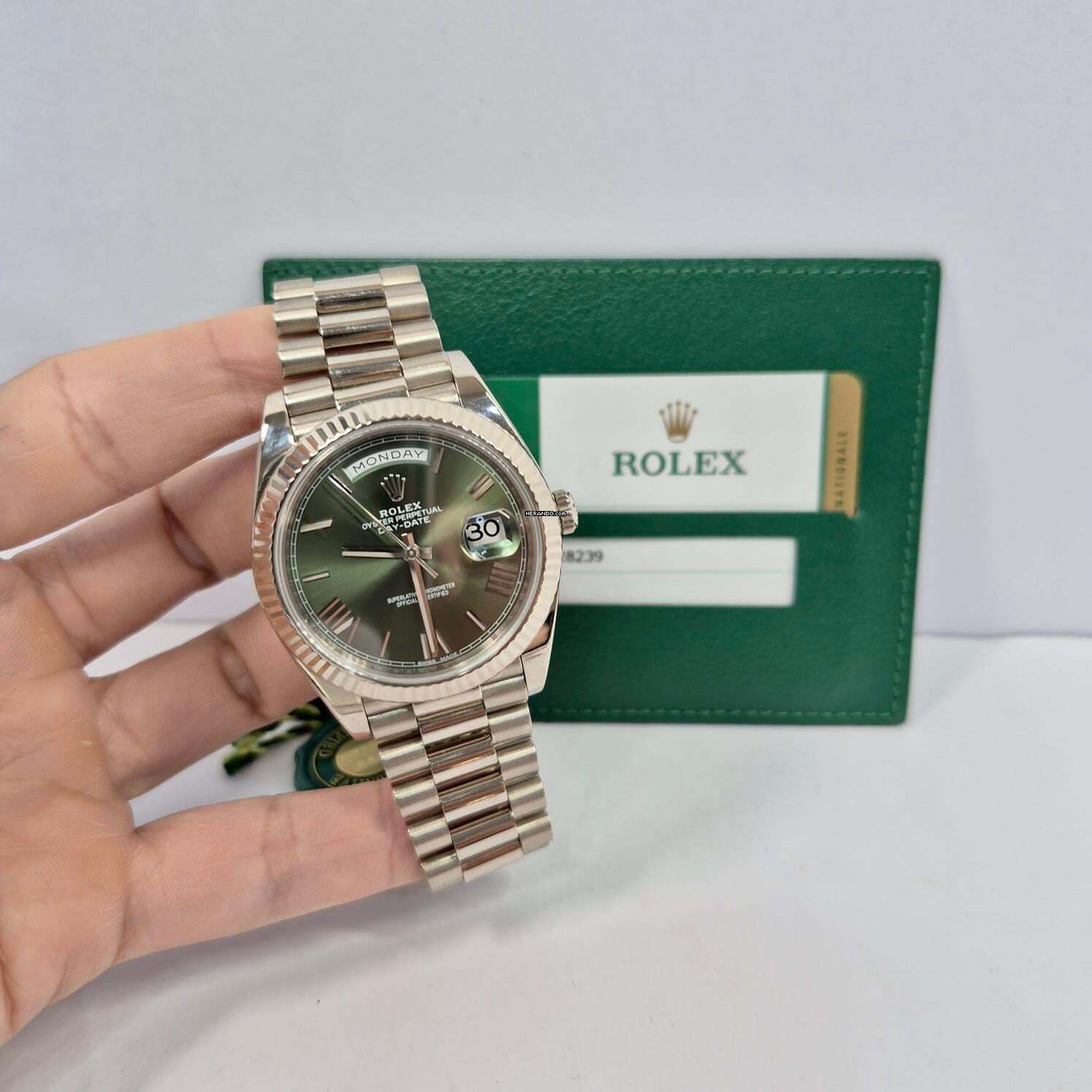 Rolex Day-Date 40 Presidente Ouro Branco Olive Green Automático Completo