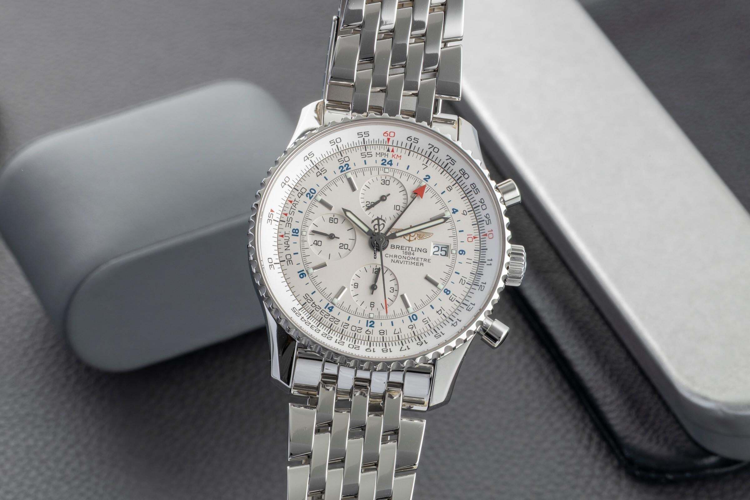 Breitling Navitimer World Chronograph Stahl Automatik Ref. A24322 Papiere 2019