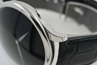 Thumbnail von H.Moser & Cie. Venturer XL Vantablack Special Edition 2327-1213