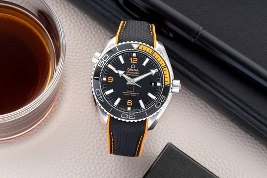  Omega Seamaster Planet Ocean 600M Chronometer 215.32.44.21.01.001 B&P 2022 