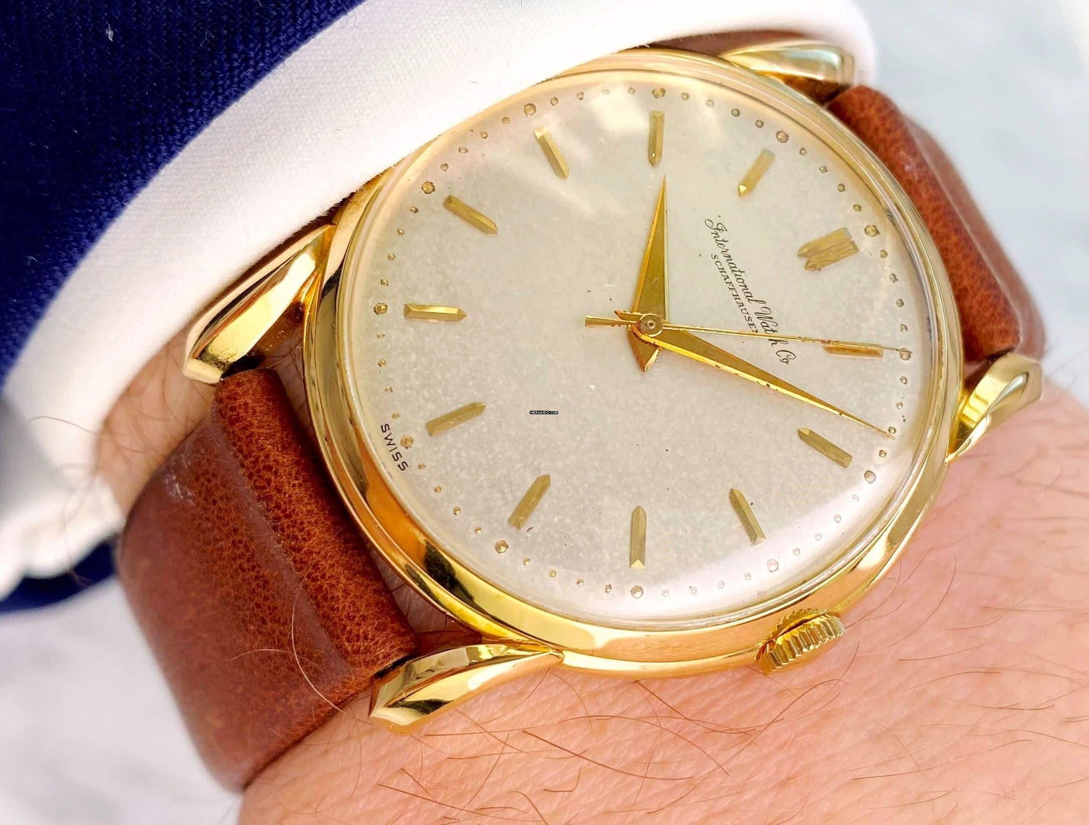 IWC Vintage Solid Gold 18ct Teardrop Lugs Serviced 36mm