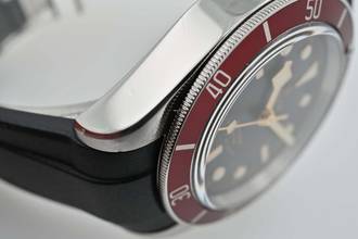 Thumbnail von Tudor Black Bay Heritage Black Bay Red ETA LC100 79220R