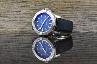 Thumbnail von Breitling Avenger Automatic 42 Blue / Faltschließe / Stahl / Unpoliert - B&P 2023