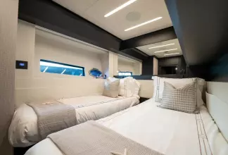 Thumbnail von Pershing 8X