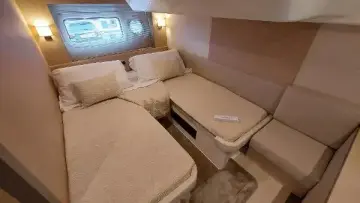 Thumbnail von Cranchi Zaffiro 35 Lying Elsewhere