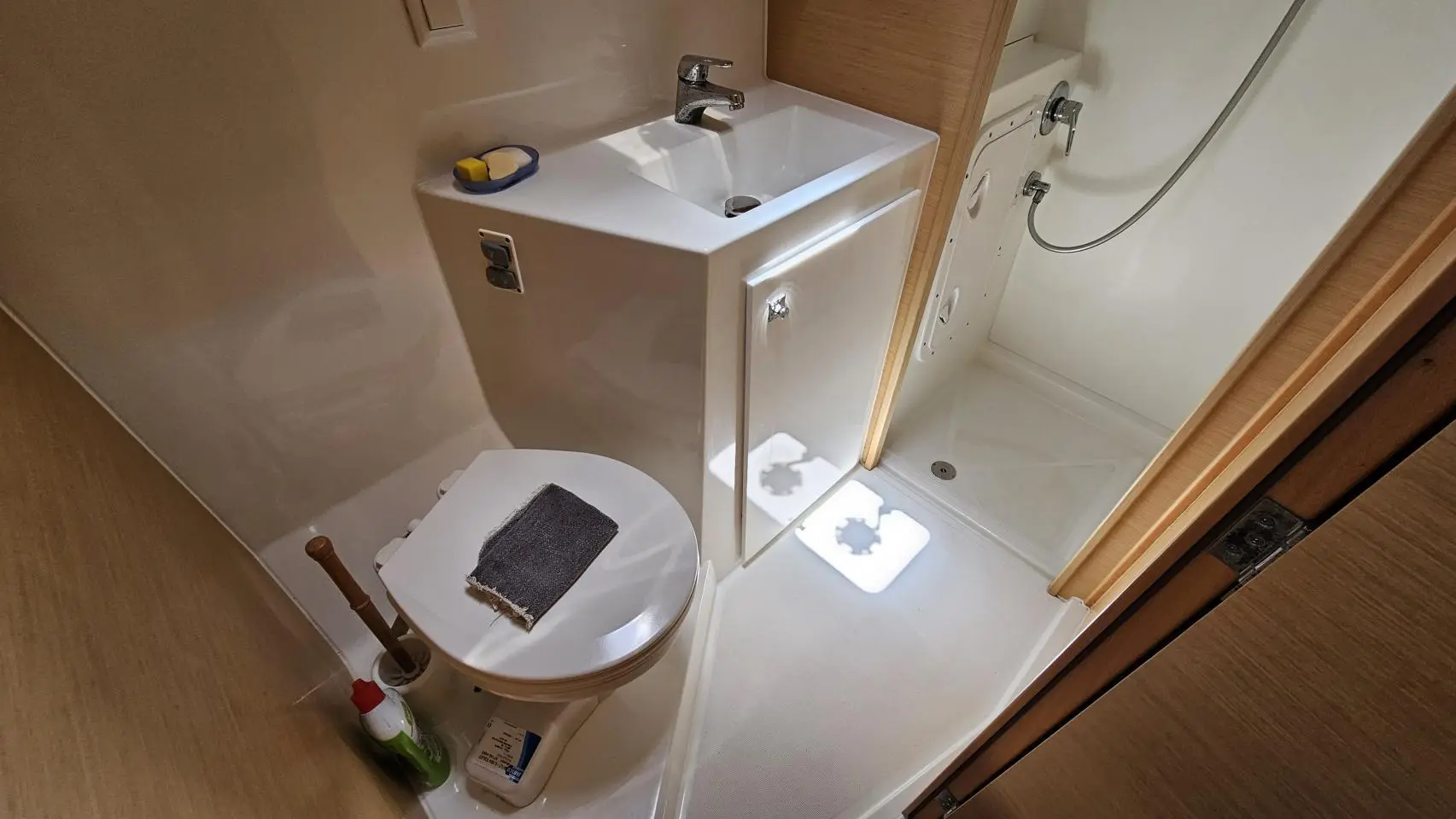 Thumbnail von Lagoon 42 RE MONDE