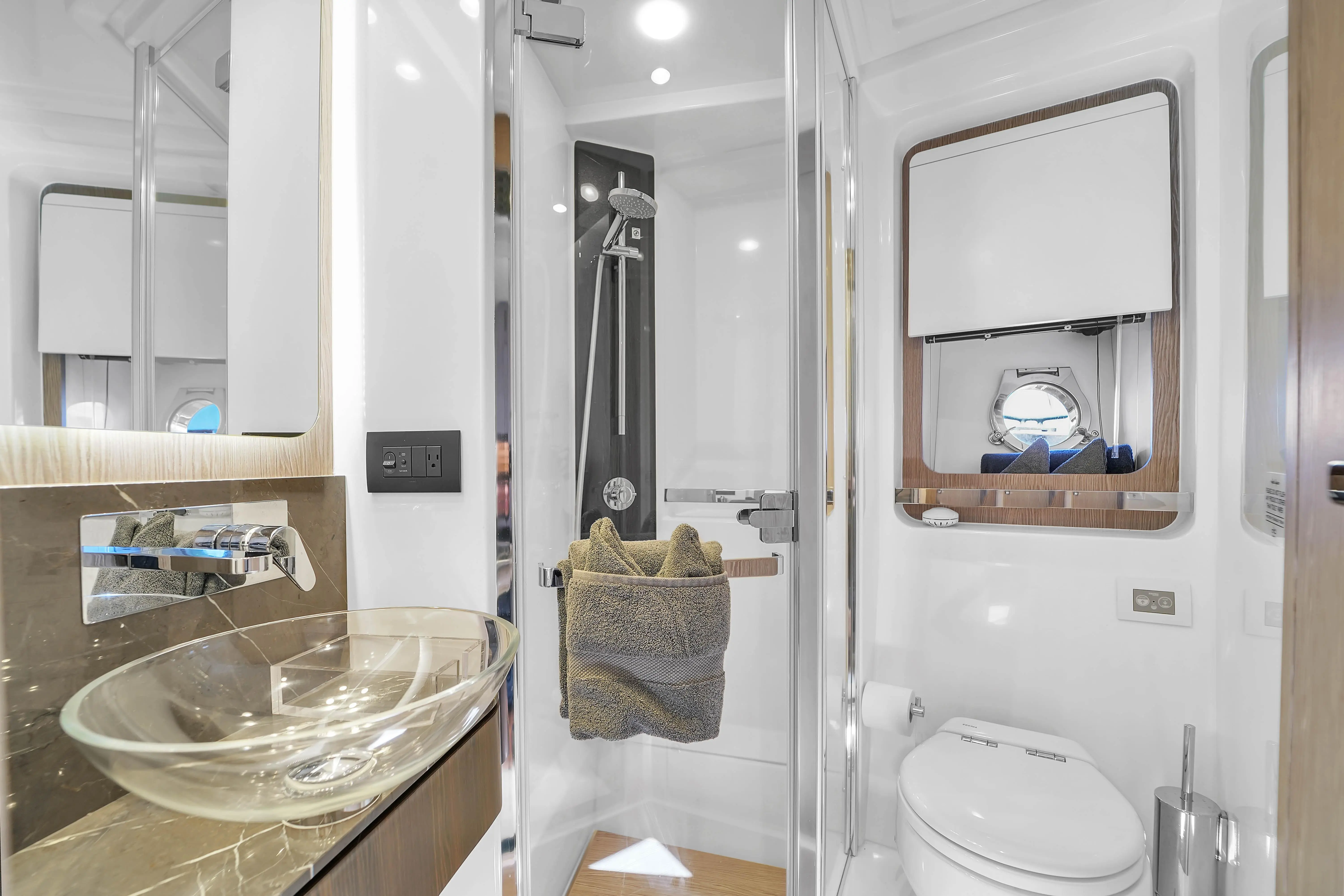 Thumbnail von Azimut 60