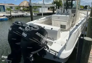 Thumbnail von Boston Whaler 320 Outrage