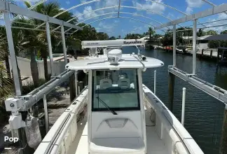 Thumbnail von Boston Whaler 320 Outrage