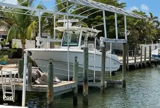 Thumbnail von Boston Whaler 320 Outrage