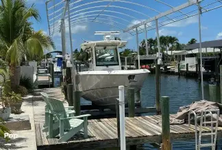 Thumbnail von Boston Whaler 320 Outrage