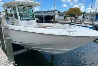 Thumbnail von Boston Whaler 320 Outrage
