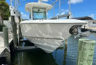 Thumbnail von Boston Whaler 320 Outrage