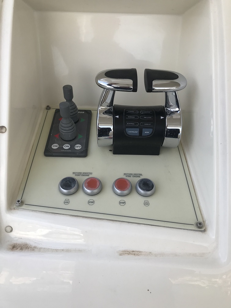 Thumbnail von Ferretti 592