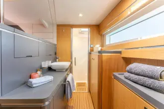 Thumbnail von Privilege Serie 5