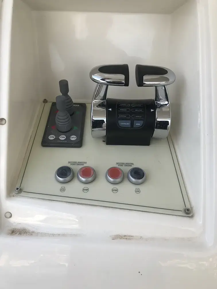 Thumbnail von Ferretti Yachts 592