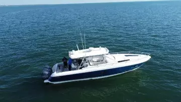 Thumbnail von Intrepid 400 Cuddy