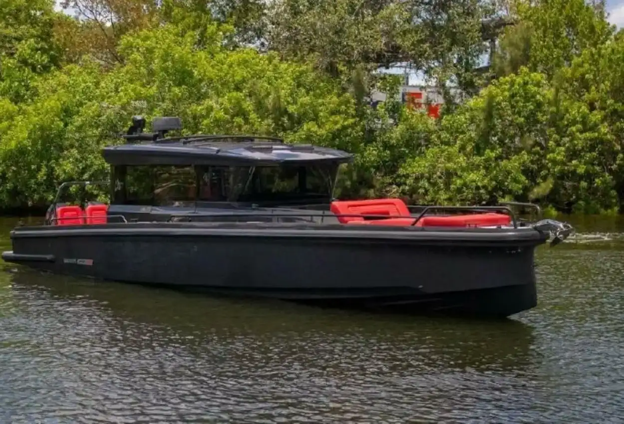 Brabus Shadow 900 XC Cross Cabin