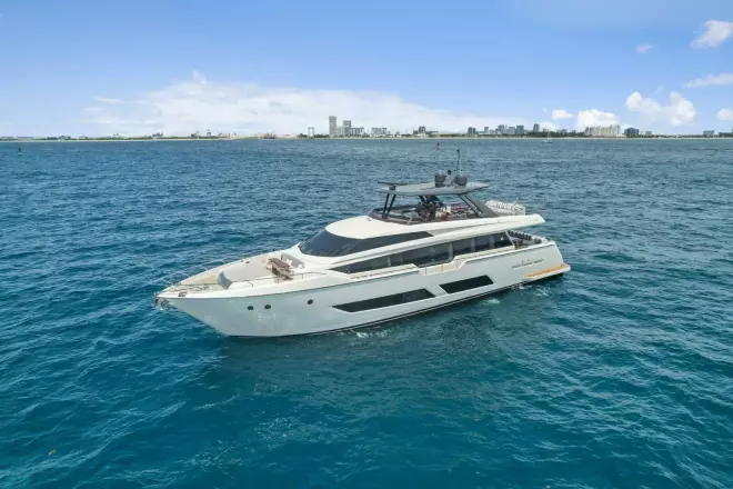 Ferretti Yachts 850