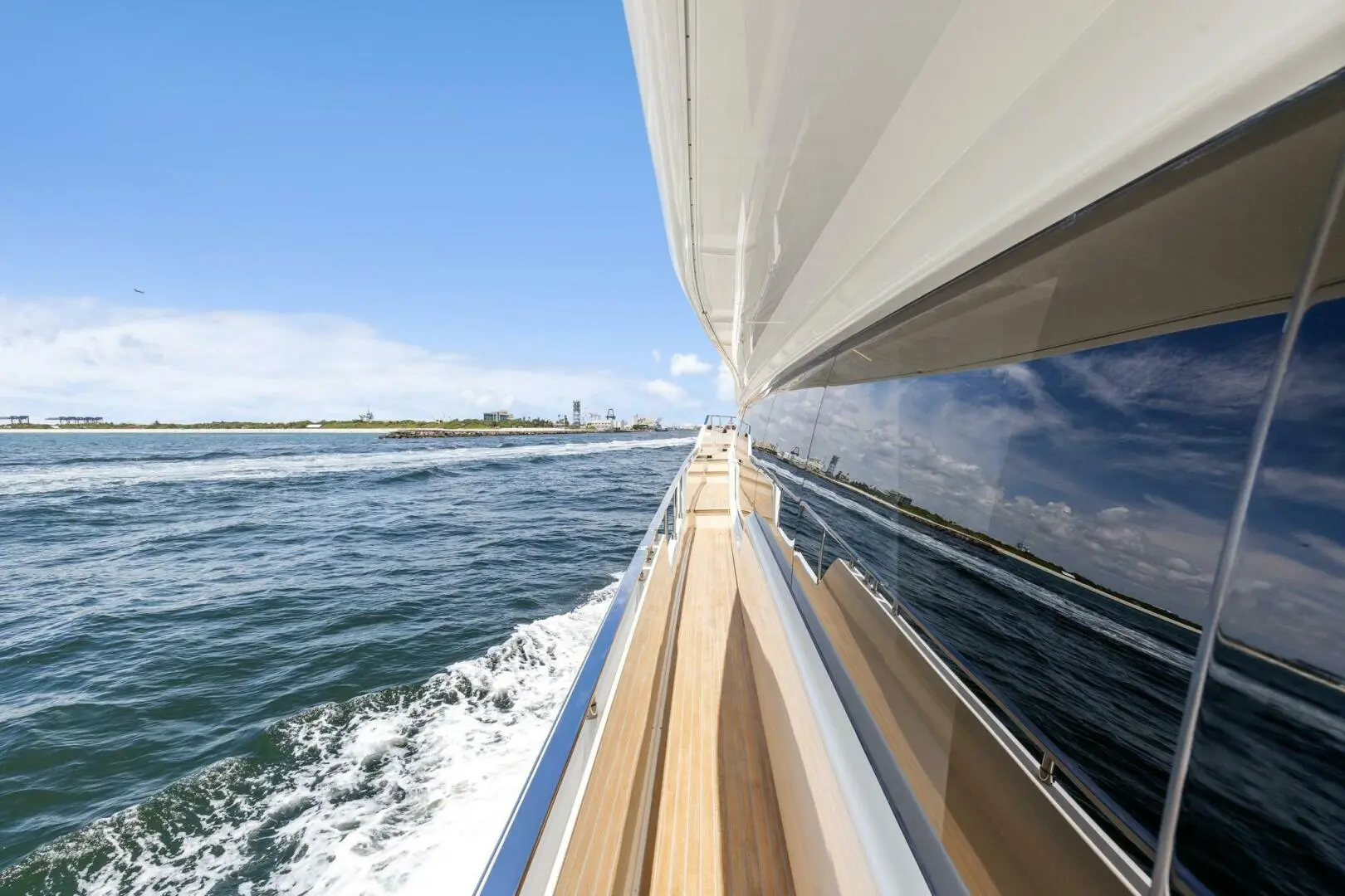 Thumbnail von Ferretti Yachts 850